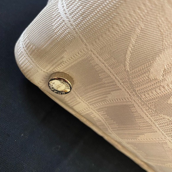 🆕Chanel CC XL Two Way New Travel line w/ Pouch attached😍 - Picture 11 of 15